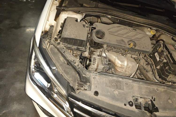 Used Roewe i5 2020 1.5L Automatic 4G Connect Luxury Flagship Edition Engine Bay Right