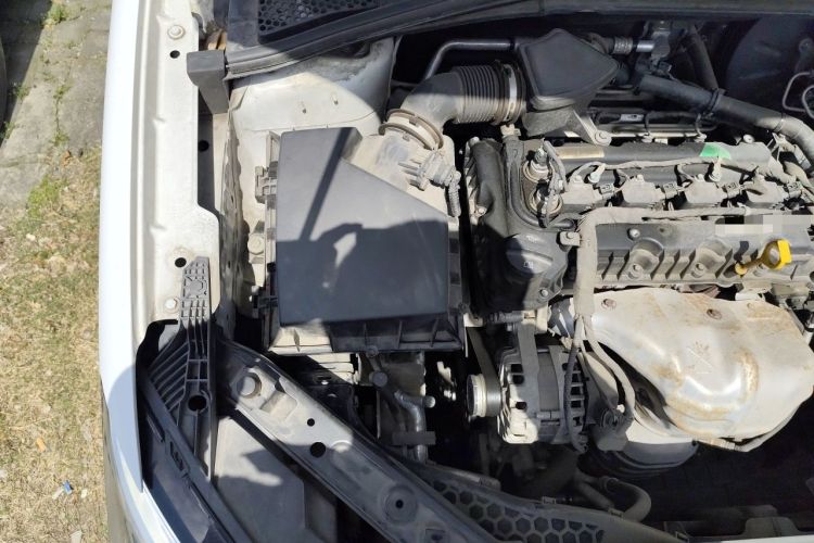 Used Roewe i5 2020 1.5L Manual 4G Connect Luxury Edition Engine Bay Right