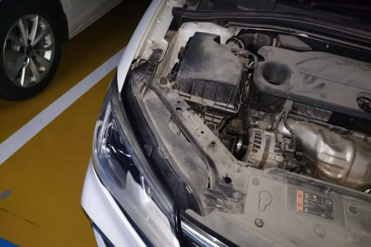 Used Roewe i5 2020 1.5L Automatic 4G Connect Luxury Flagship Edition Engine Bay Right