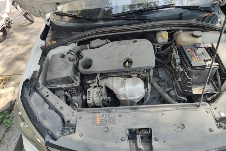 Used Roewe i5 2020 1.5L Automatic 4G Connect Luxury Flagship Edition Engine Bay Right