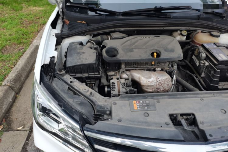 Used Roewe i5 2020 1.5L Automatic 4G Connect Luxury Flagship Edition Engine Bay Right