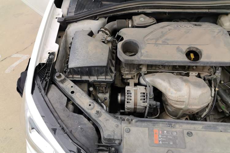 Used Roewe i5 2020 1.5L Automatic 4G Connect Luxury Flagship Edition Engine Bay Right
