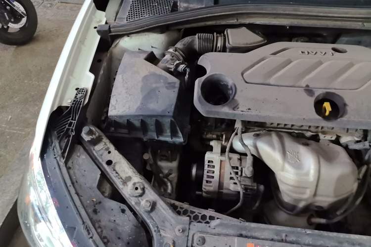 Used Roewe i5 2020 1.5L Automatic 4G Connect Luxury Flagship Edition Engine Bay Right