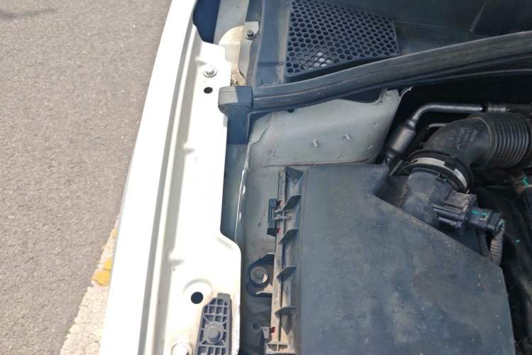 Used Roewe i5 2020 1.5L Automatic 4G Connected Linghao Edition Engine Bay Right