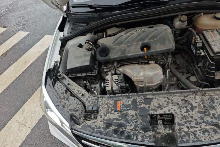 Used Roewe i5 2020 1.5L Automatic 4G Connect Luxury Flagship Edition Engine Bay Right