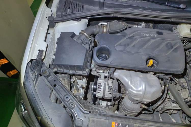 Used Roewe i5 2020 1.5L Automatic 4G Connect Luxury Flagship Edition Engine Bay Right