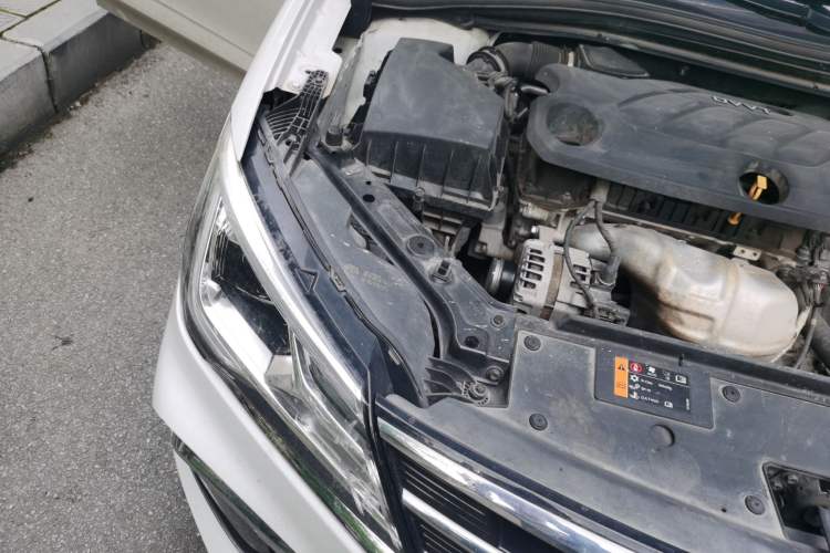 Used Roewe i5 2020 1.5L Automatic 4G Connect Luxury Flagship Edition Engine Bay Right