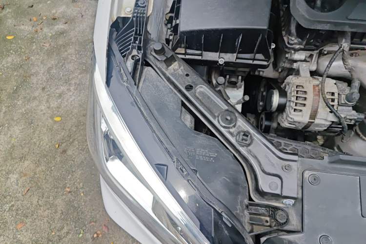 Used Roewe i5 2020 1.5L Automatic 4G Connect Luxury Flagship Edition Engine Bay Right