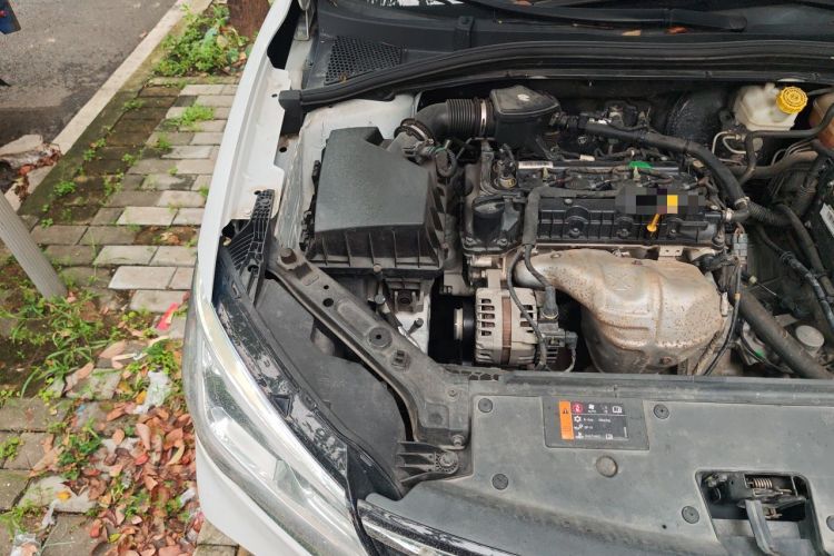 Used Roewe i5 2020 1.5L Automatic 4G Connected Linghao Edition Engine Bay Right
