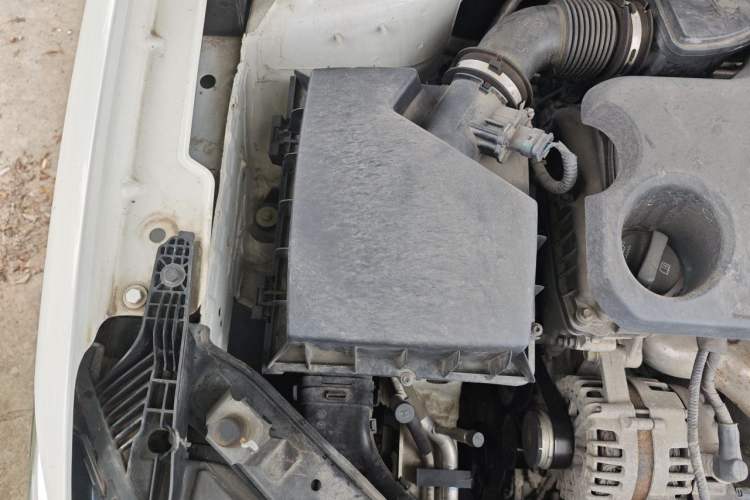 Used Roewe i5 2020 1.5L Automatic 4G Connect Luxury Flagship Edition Engine Bay Right