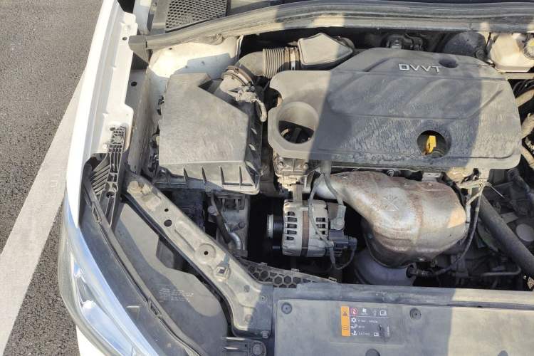 Used Roewe i5 2020 1.5L Automatic 4G Connect Luxury Flagship Edition Engine Bay Right