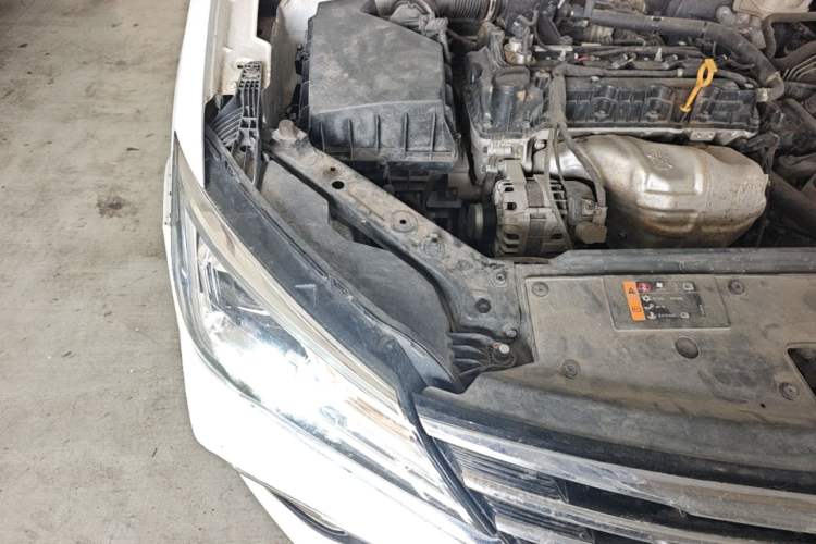 Used Roewe i5 2020 1.5L Manual 4G Connect Luxury Edition Engine Bay Right