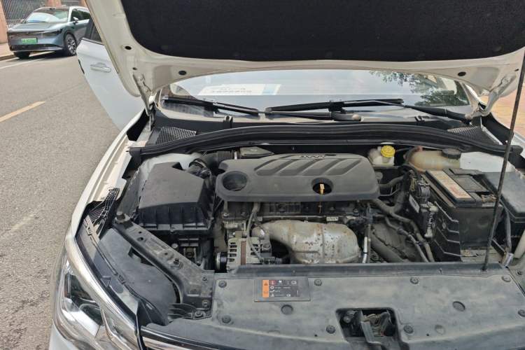 Used Roewe i5 2020 1.5L Automatic 4G Connect Luxury Flagship Edition Engine Bay Right