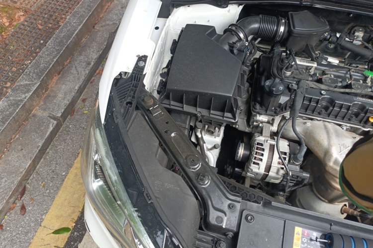 Used Roewe i5 2020 1.5L Automatic 4G Connected Linghao Edition Engine Bay Right