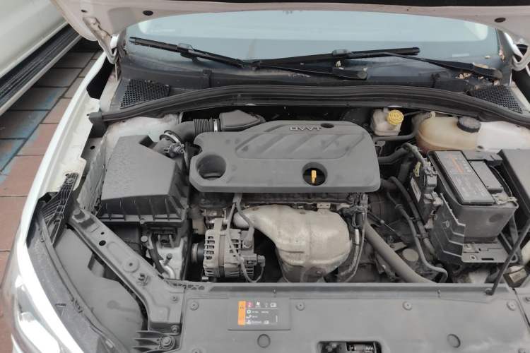 Used Roewe i5 2020 1.5L Automatic 4G Connect Luxury Flagship Edition Engine Bay Right