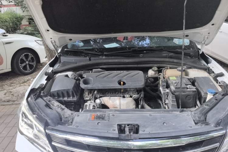 Used Roewe i5 2020 1.5L Automatic 4G Connect Luxury Flagship Edition Engine Bay Right