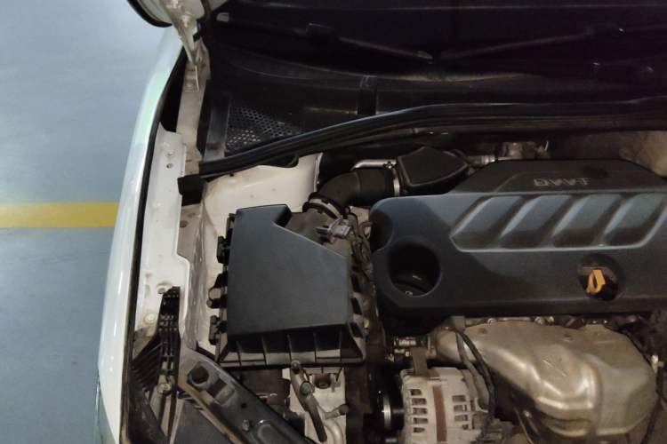 Used Roewe i5 2020 1.5L Automatic 4G Connect Luxury Flagship Edition Engine Bay Right