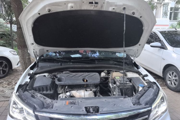 Used Roewe i5 2020 1.5L Automatic 4G Connect Luxury Flagship Edition Engine Bay