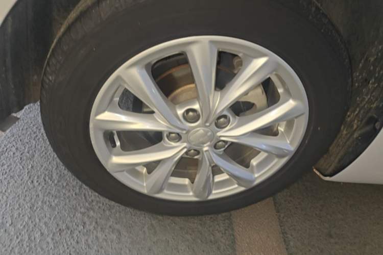 Used Roewe i5 2020 1.5L Manual 4G Connect Luxury Edition Exterior 1