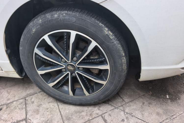 Used Roewe i5 2020 1.5L Automatic 4G Connect Luxury Flagship Edition Exterior 1