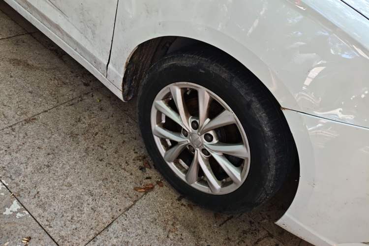 Used Roewe i5 2020 1.5L Manual 4G Connect Luxury Edition Exterior 1