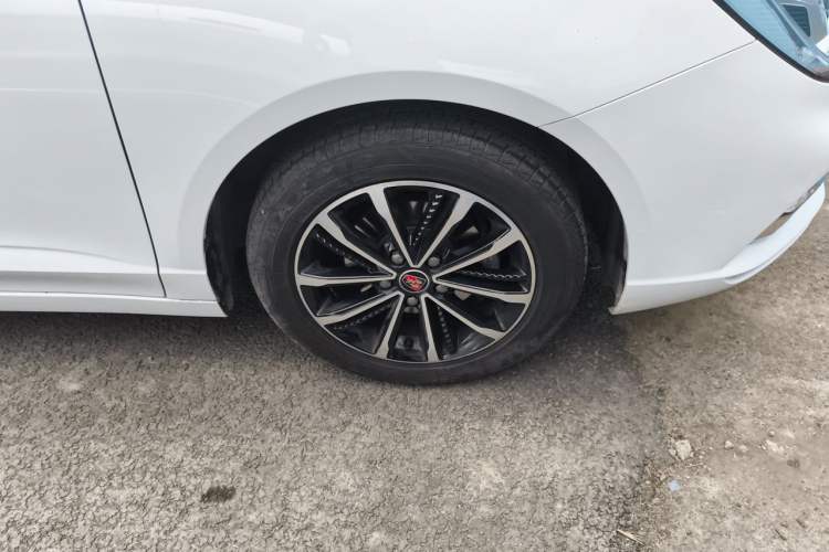Used Roewe i5 2020 1.5L Manual 4G Connect Leehao Flagship Edition Exterior 1