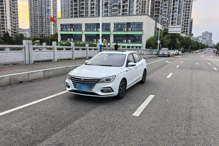 Used Roewe i5 2020 1.5L Manual 4G Connect Leehao Flagship Edition Exterior 1