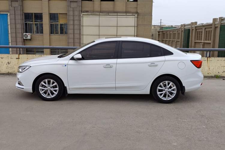 Used Roewe i5 2020 1.5L Automatic 4G Connected Linghao Edition Exterior 1