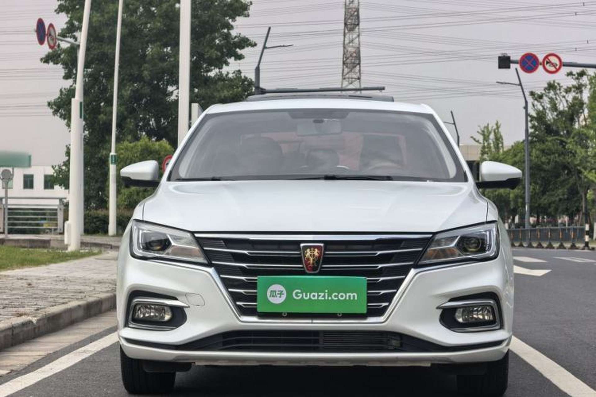 Used Roewe i5 2020 1.5L Automatic 4G Connect Luxury Flagship Edition Exterior 2