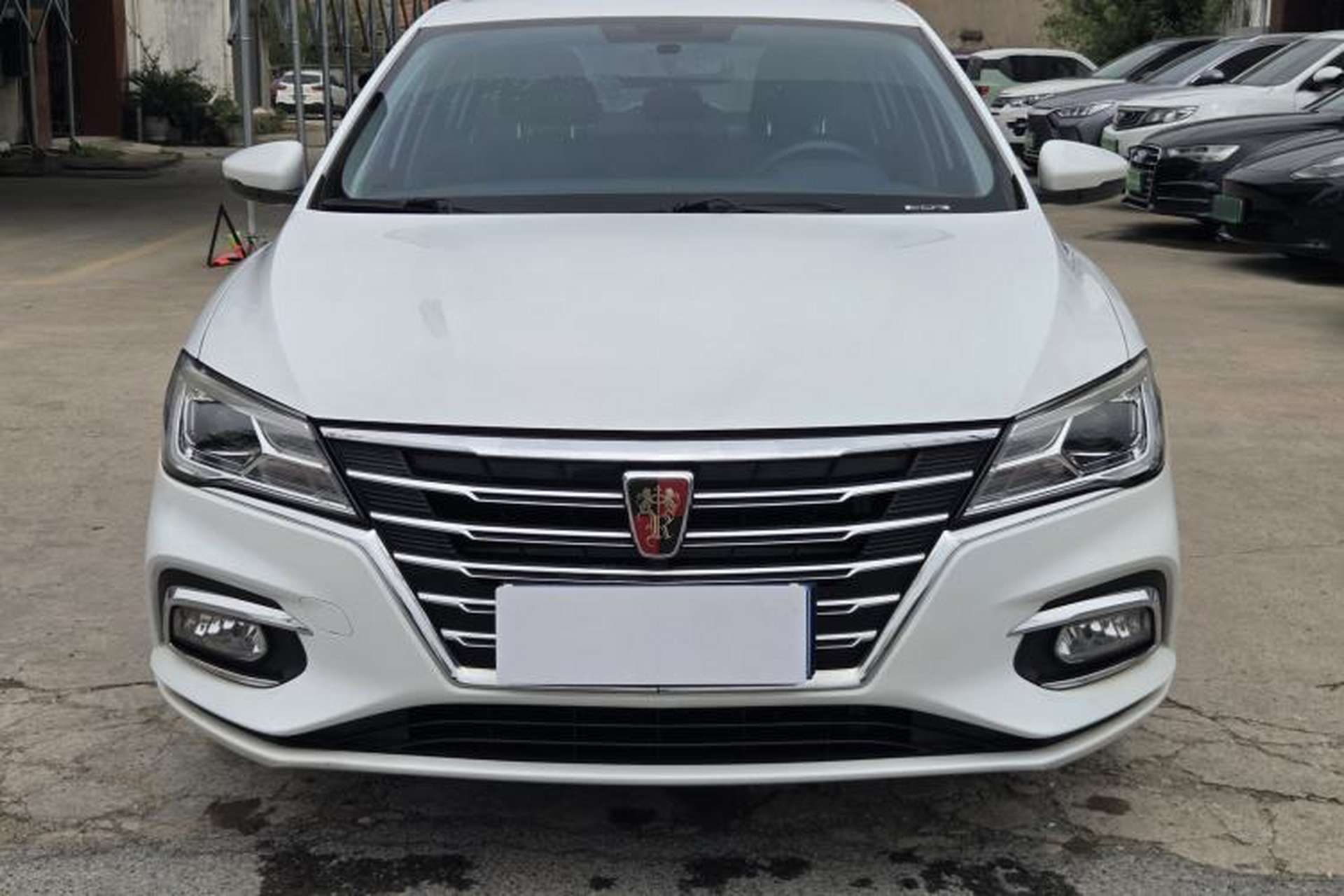 Used Roewe i5 2020 1.5L Manual 4G Connect Luxury Edition Exterior 2
