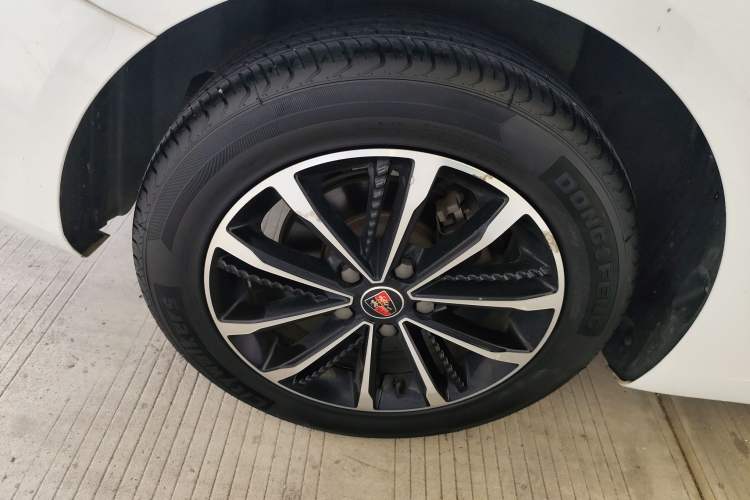 Used Roewe i5 2020 1.5L Automatic 4G Connected Leading Intelligent Driving Edition Exterior 2