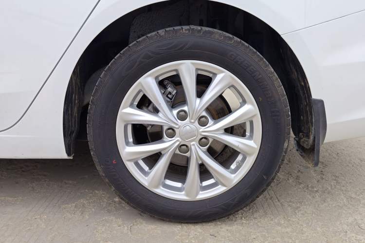 Used Roewe i5 2020 1.5L Automatic 4G Connected Linghao Edition Exterior 2