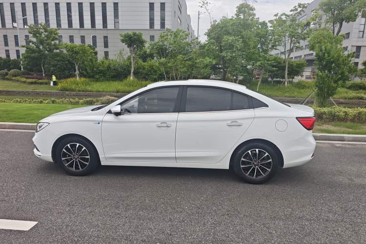 Used Roewe i5 2020 1.5L Automatic 4G Connect Luxury Flagship Edition Exterior 3