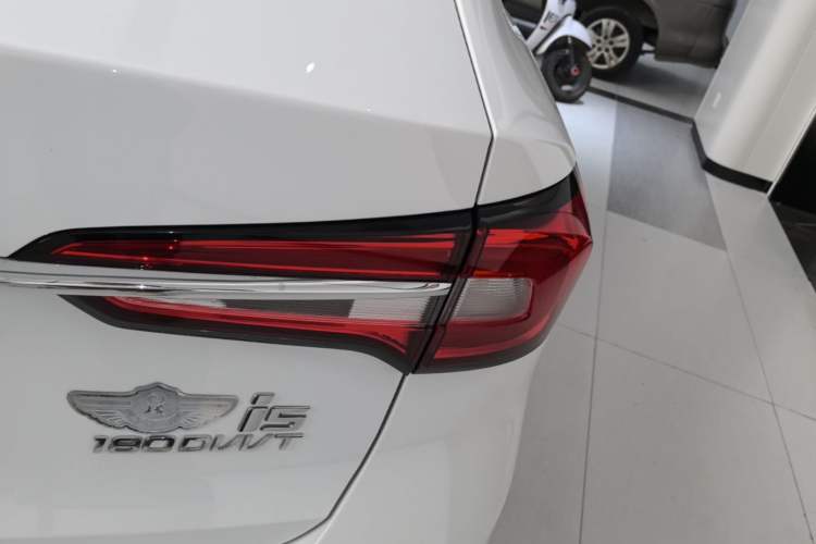 Used Roewe i5 2020 1.5L Automatic 4G Connected Linghao Edition Exterior 3