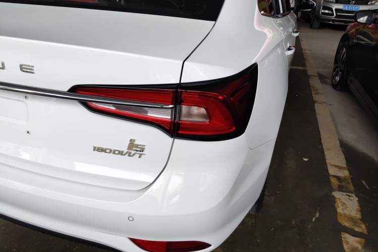 Used Roewe i5 2020 1.5L Automatic 4G Connect Luxury Flagship Edition Exterior 3