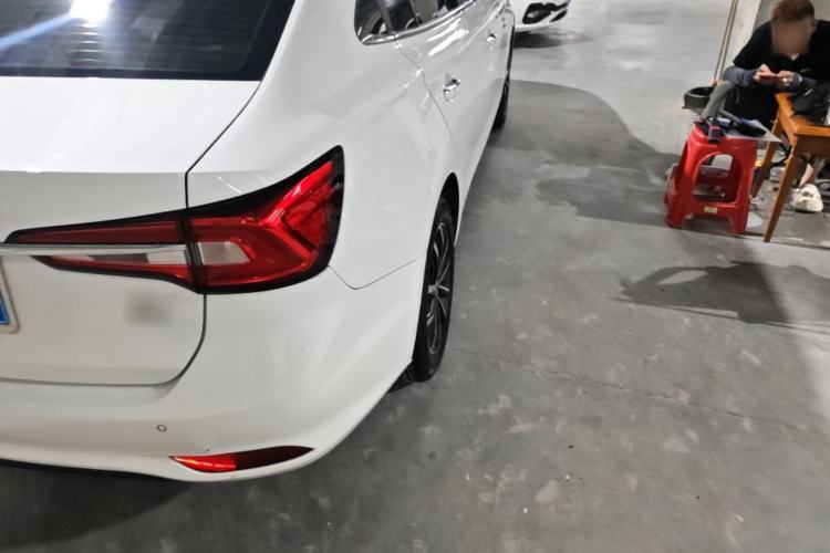 Used Roewe i5 2020 1.5L Automatic 4G Connect Luxury Flagship Edition Exterior 3