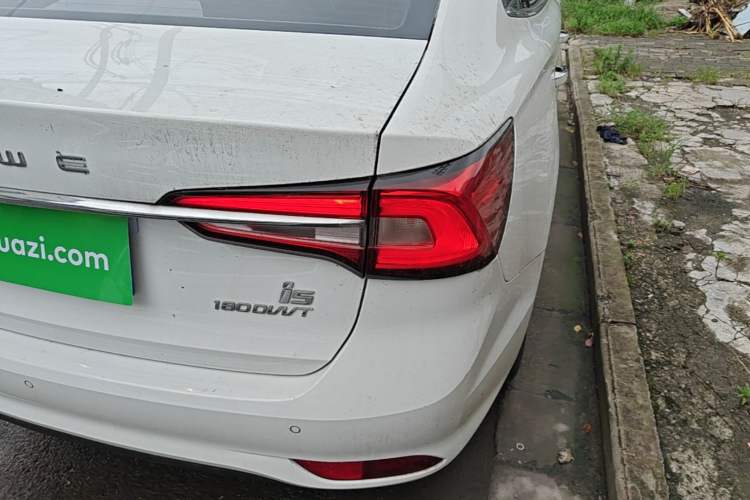 Used Roewe i5 2020 1.5L Automatic 4G Connect Luxury Flagship Edition Exterior 3