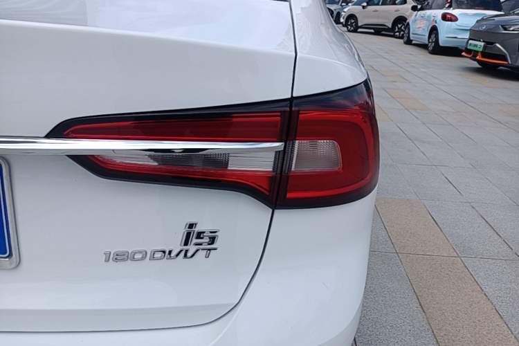 Used Roewe i5 2020 1.5L Automatic 4G Connected Linghao Edition Exterior 3