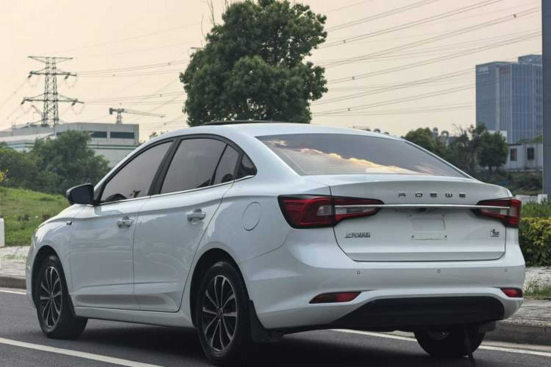 Used Roewe i5 2020 1.5L Automatic 4G Connect Luxury Flagship Edition Exterior 4
