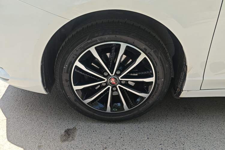 Used Roewe i5 2020 1.5L Manual 4G Connect Leehao Flagship Edition Exterior 4