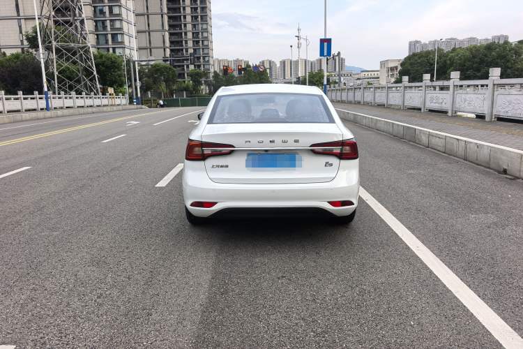Used Roewe i5 2020 1.5L Manual 4G Connect Leehao Flagship Edition Exterior 4