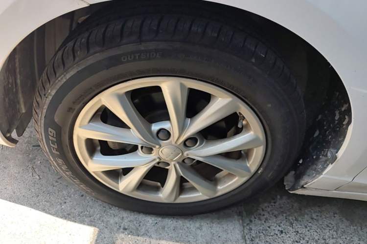 Used Roewe i5 2020 1.5L Automatic 4G Connected Linghao Edition Exterior 4