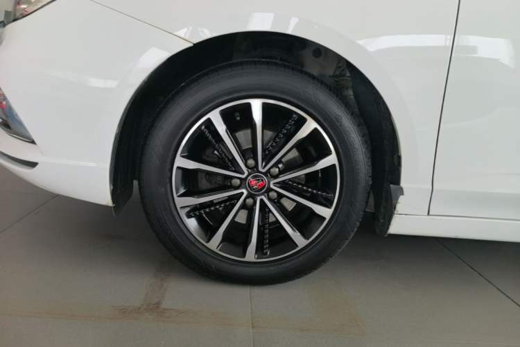Used Roewe i5 2020 1.5L Manual 4G Connect Leehao Flagship Edition Exterior 4