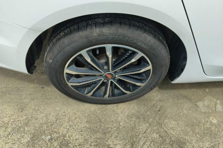 Used Roewe i5 2020 1.5L Automatic 4G Connect Luxury Flagship Edition Exterior 5
