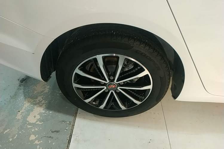 Used Roewe i5 2020 1.5L Automatic 4G Connect Luxury Flagship Edition Exterior 5