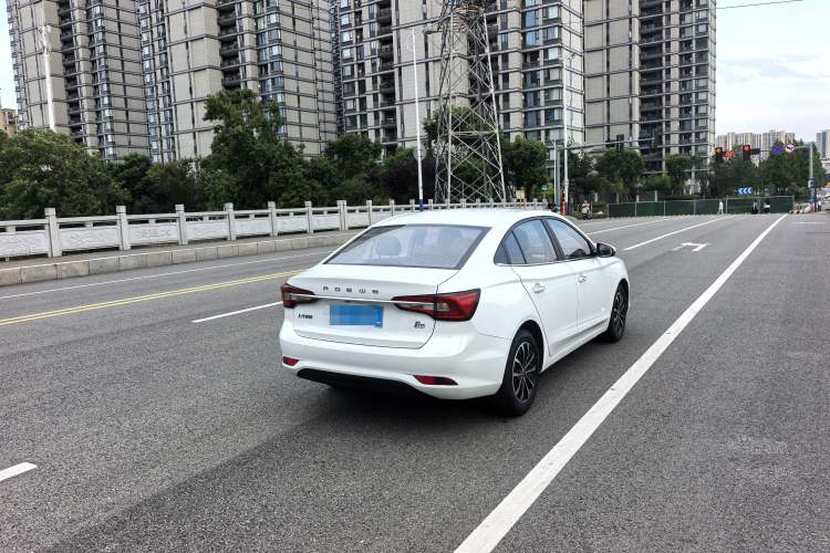 Used Roewe i5 2020 1.5L Manual 4G Connect Leehao Flagship Edition Exterior 5