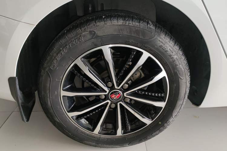 Used Roewe i5 2020 1.5L Automatic 4G Connect Luxury Flagship Edition Exterior 5