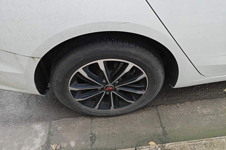 Used Roewe i5 2020 1.5L Automatic 4G Connect Luxury Flagship Edition Exterior 5