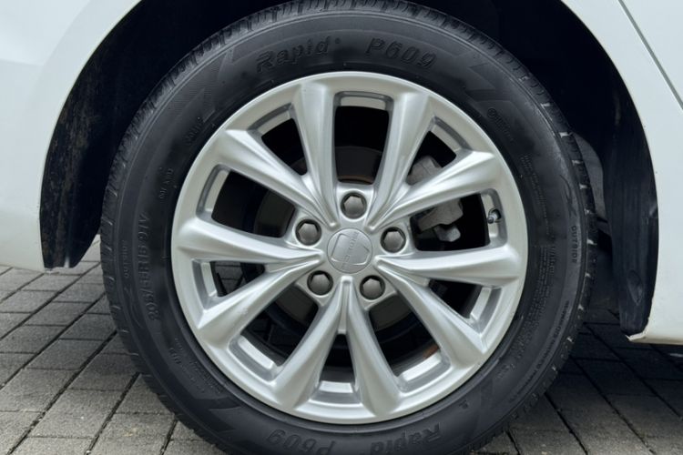 Used Roewe i5 2020 1.5L Manual 4G Connect Luxury Edition Exterior 5