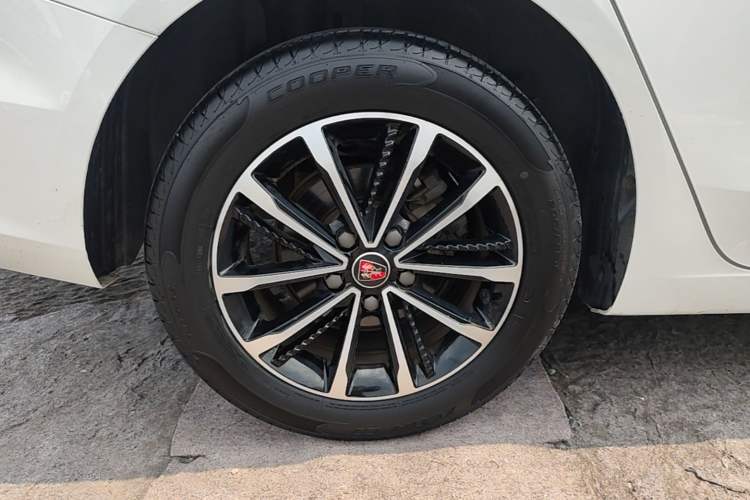 Used Roewe i5 2020 1.5L Automatic 4G Connect Luxury Flagship Edition Exterior 5